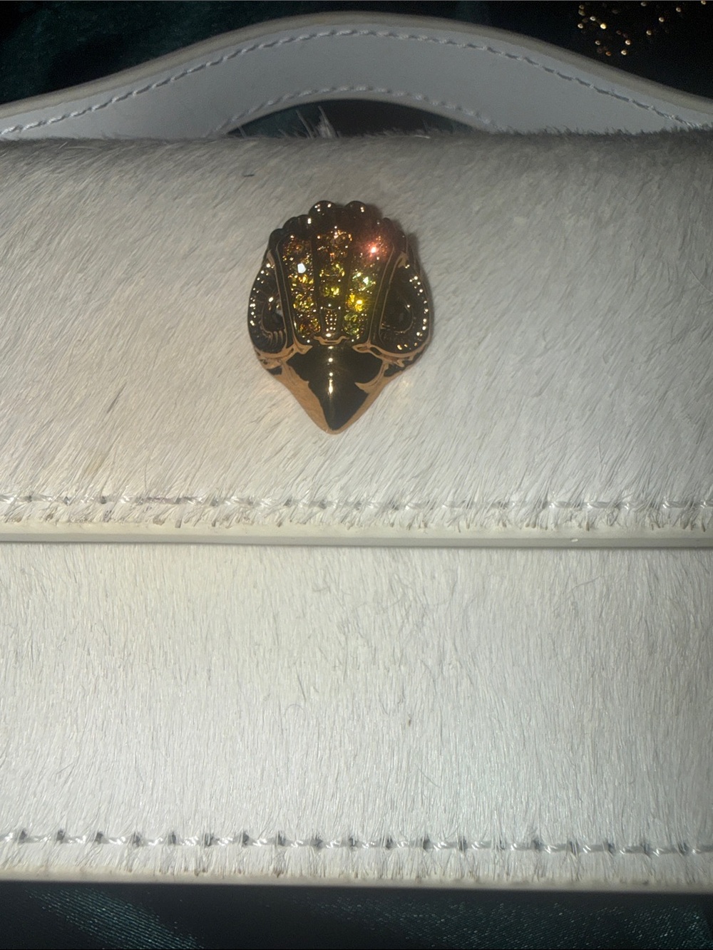 Kurt Geiger XS The Bond White Top-Handle Bag with Gold Chain and Emblem - Picture 3 of 7